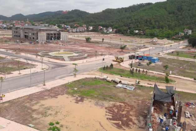Khách hàng đồng loạt bỏ cọc nhiều khu đất trúng đấu giá tại Bắc Giang