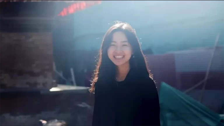 ISha, cô gái xinh đẹp xuất hiện trong vlog của Chan La Cà