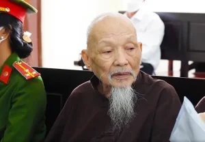 Thầy "ông nội" Lê Tùng Vân bị khởi tố thêm tội loạn luân